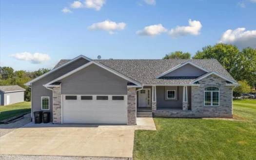 3 Bedroom Home for Sale on 1.1 Acres in Missouri Valley IA