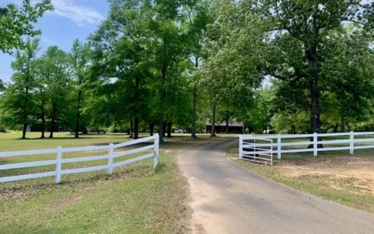 Cabin and 5 Acre Homestead Franklin County Smithdale Mississippi