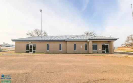 Multifaceted Commercial Building in Lamb County, TX!