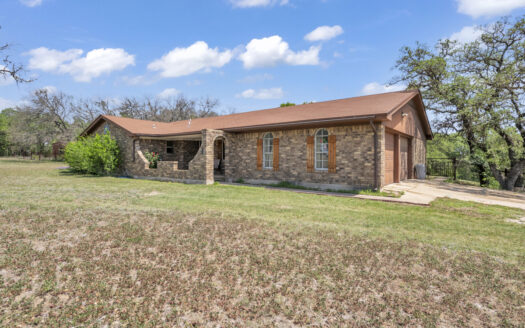 Large Kempner Home on over an Acre for Sale