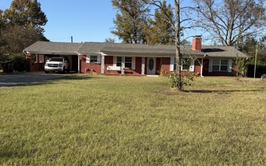 Atlanta Texas 2.88 Acres Just Inside City Limits with Large Rooms