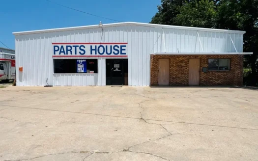 1.6 Acres –  2 Commercial Buildings – Winnsboro East Texas