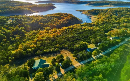 Missouri Ozarks Lake Home – Beautiful Bull Shoals Lake Views!