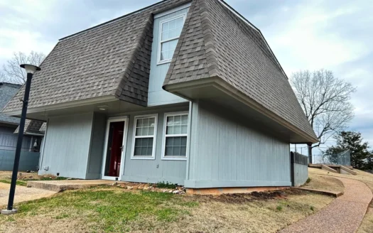 Move in ready town home for sale Cherokee Village, AR