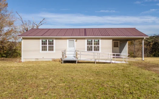 Charming Country Home on Large Lot in Decaturville, TN