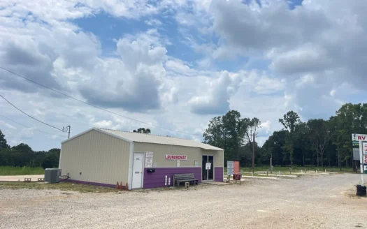 Commercial buildling and land for sale Highland AR
