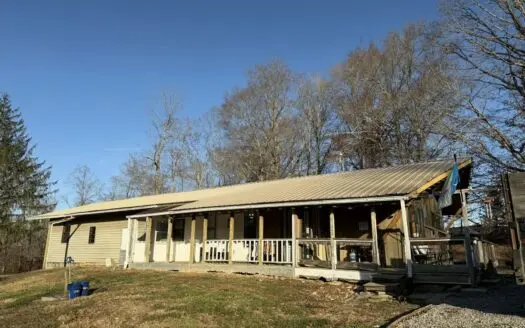 Home Near Dale Hollow Lake in Albany