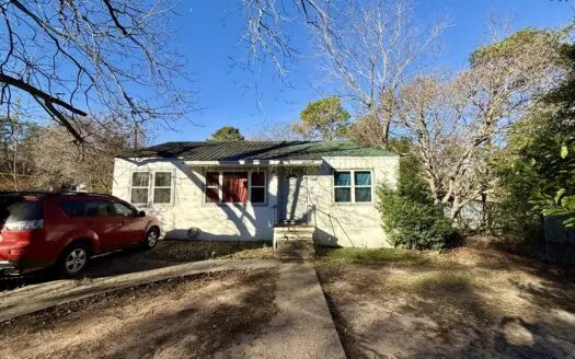 Rental Home with Metal Roof in Dothan, AL