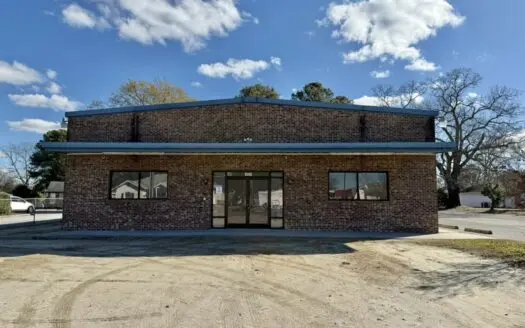 5,000 SF Commercial Lease Near Busy 5th Street
