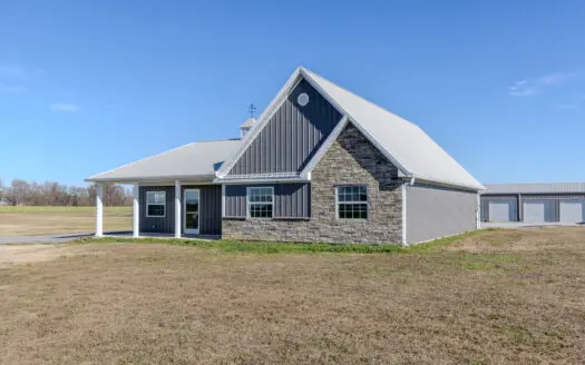 Commercial Office Building for Sale w/ Self Storage Revenue in TN