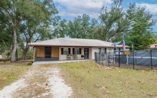 Charming Starter Home Near Downtown Live Oak – FHA/VA Approved!