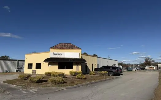 Commercial Lease with Salon Build-Out & Flex Space