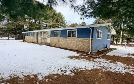 Ranch Home in Wild Rose, WI For Sale