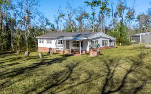 Remodeled Suwannee Riverfront Home on 1.5 High Acres