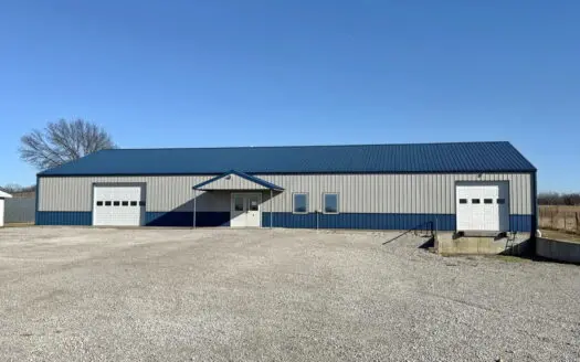 Commercial Building on 2 Acres for Sale in Cedar County, MO