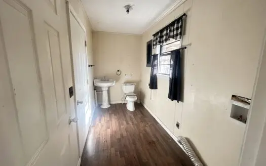 Versatile Commercial/Residential for sale Highland, AR