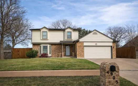 Arlington TX Home for Sale – 4905 Thorncliffe Dr