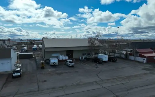 Eastern Oregon Commercial Building with Living Space