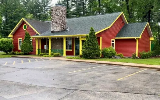 Commercial Restaurant Property For Sale or Lease- Waupaca WI