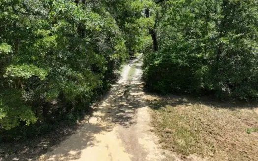 Fairfield, TX: Off-Grid Hunting Retreat