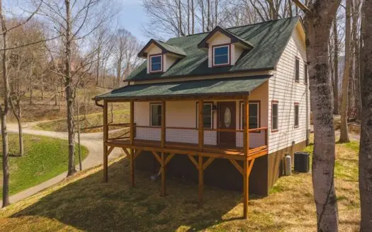Mountain Retreat for Sale at Auction in Trade TN