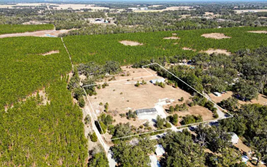 Ready-to-Go Florida Homesite with Space to Grow!
