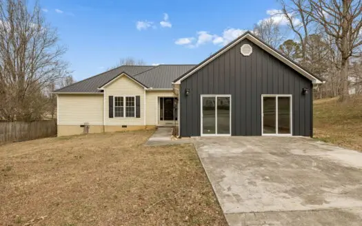 Well-Maintained Home for Sale on a Spacious Lot in Athens, TN