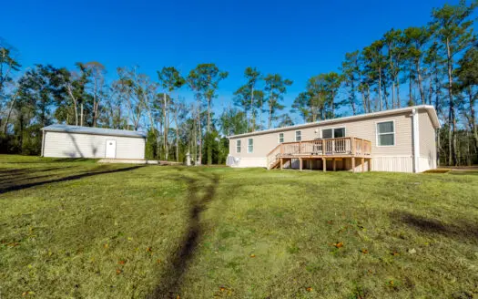 Modern Country Living on 4.83 Acres in Suwannee County, Florida