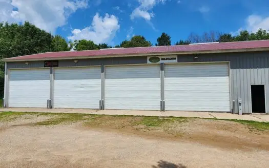 Versatile Country Storage with Rental Income Opportunity – Waupac