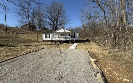 Charming Lake Cumberland Retreat — Move-In Ready