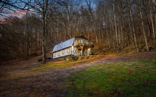 27.47 Acres in Leiper’s Fork Area, Barndominium Retreat