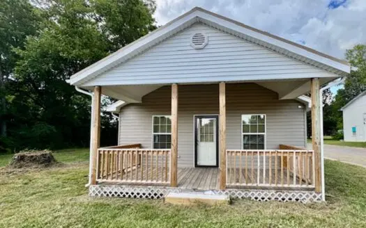 Completely remodeled home inside the city limita!