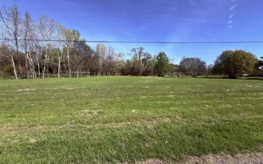 1.3 – 1.5 Acres For Sale in Winnsboro – Wood County Texas