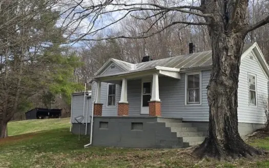 Offering #1: Country Home on +/- 4.04 ac