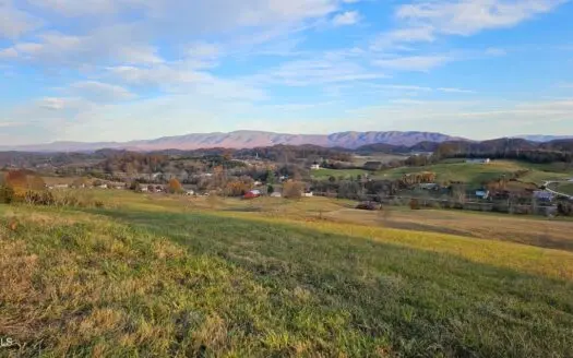 10.622 Acres For Sale in Bluff City, Tennessee w/ Amazings Views