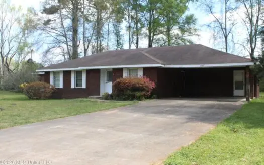 Home in Town For Sale Brookhaven, Mississippi