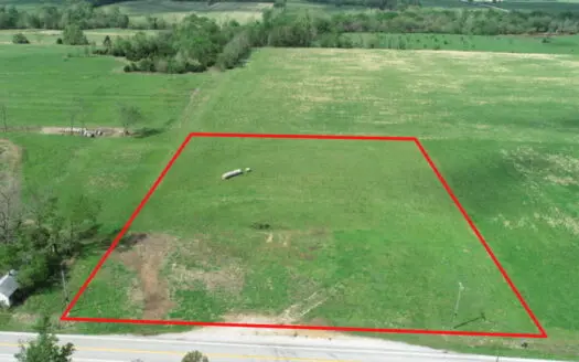 Prime 3-Acre Tract in the Heart of Cedar County