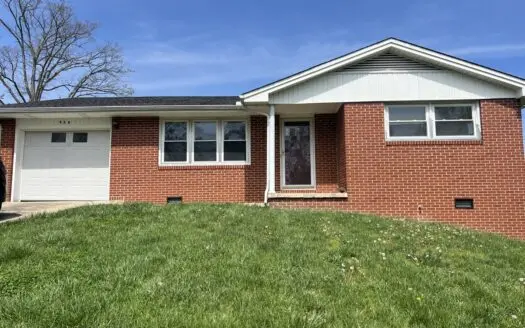 3 Bedroom Home on .21 acre lot in Kingsport, TN