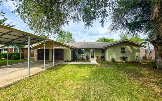 Spacious Home For Sale in Brownwood, TX!
