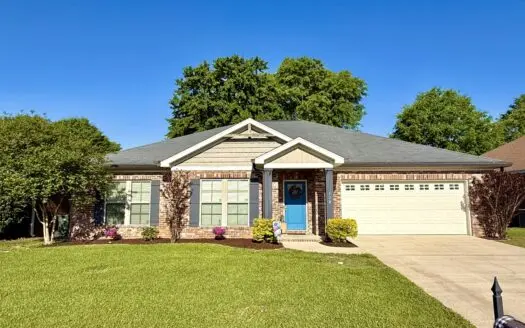 Hidden Lakes East Home w/ Porch, Deck & Lake Access