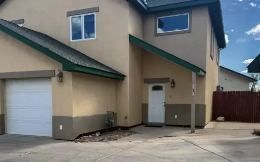 3-Bedroom/2.5 BA townhome with 1585 SF!