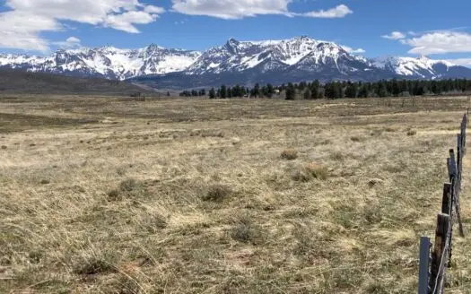 40-Acre Scenic Retreat: No HOA, Huge Views near Dallas Divide