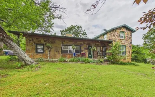 Country Home on 1.5 Ac w/Shop and Pool For Sale Near Harrison