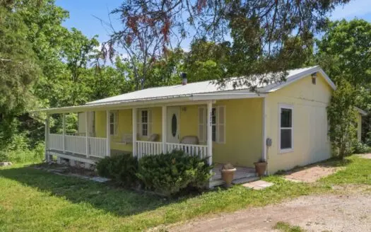 Ozarks Home on 5 Acres Near Gainesville Schools