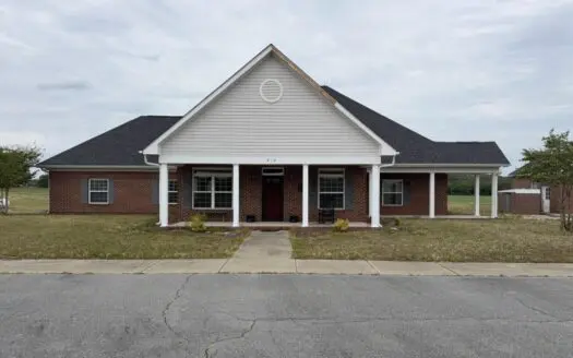 Multi-Use Country Property with 8 Bedrooms & 16 Acres