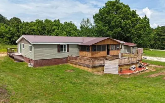 Updated 4BR/2BA Home on 1.4 Acres Near Dresden, TN