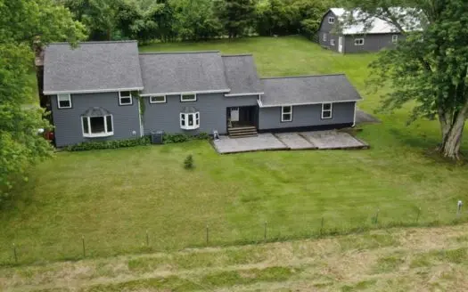 2556 sq ft home on 6.578 acres in Lee County Virginia