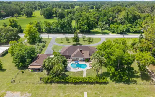 2 Home Property With a Pool, Old Town, Florida!