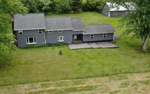 2556 sq ft home on 6.578 acres in Lee County Virginia