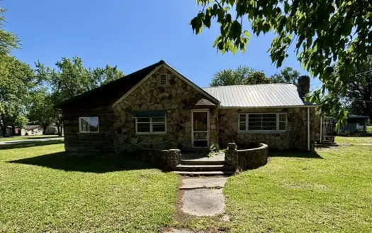 4-Bedroom Home on Three Lots for Sale in Humboldt, KS
